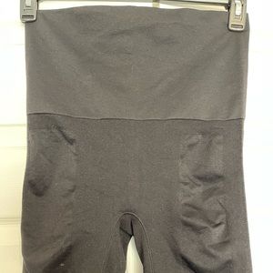 Size 2X Dreamwear black shape wear mid thigh length